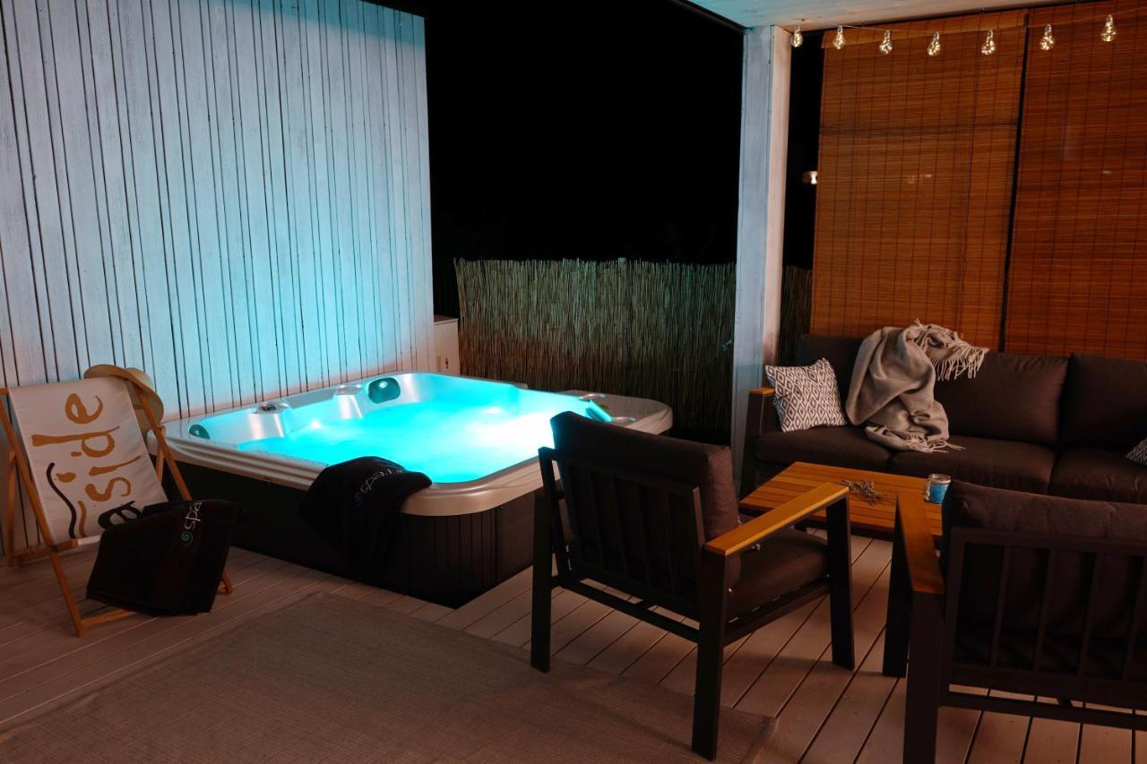 Boutique Style Eco-Beachhouse, Private Jacuzzi Privlaka  Exterior foto